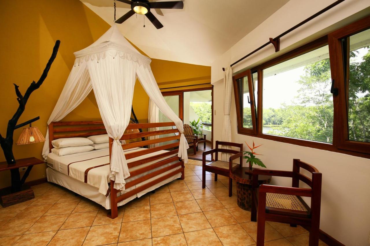Villa Maya Флорес Екстериор снимка
