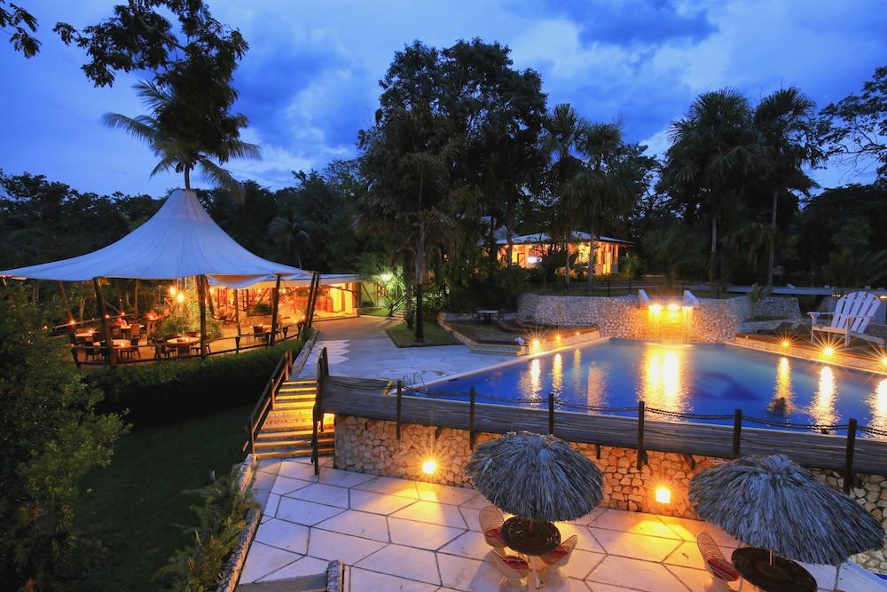 Villa Maya Флорес Екстериор снимка