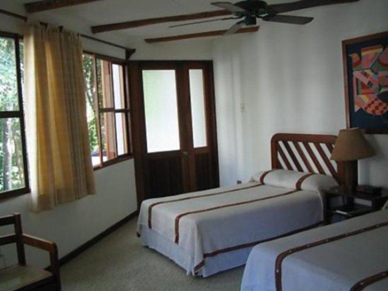 Villa Maya Флорес Екстериор снимка